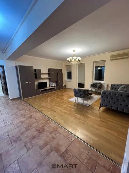 Apartament cu 3 camere decomandat în Ștrand