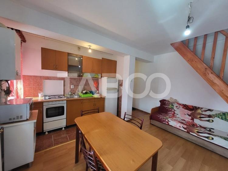 Apartament cu 4 camere semidecomandat, mobilat în Mihai Viteazul