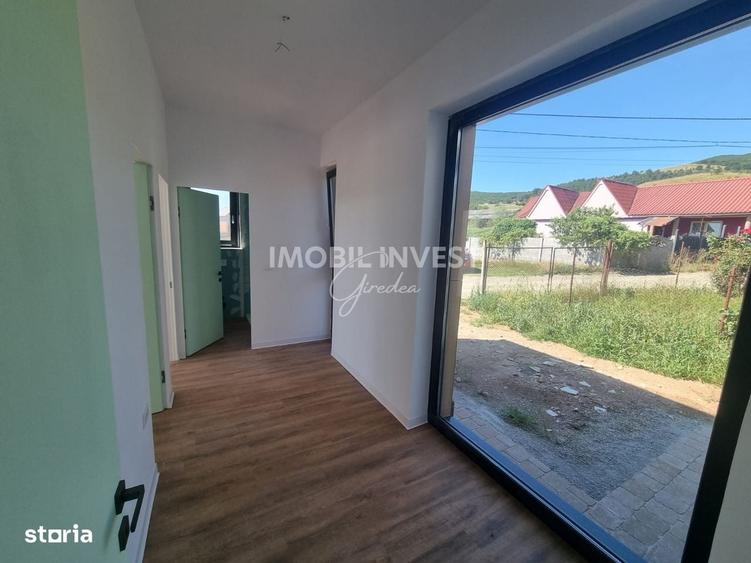 Casă cu 3 camere în Micești