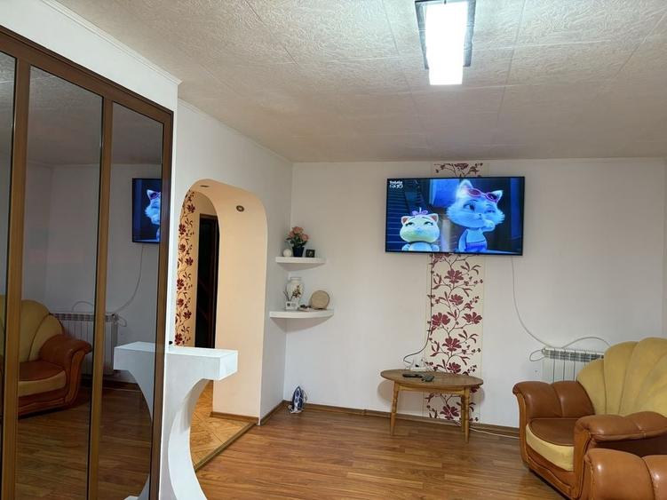 Apartament cu 4 camere decomandat în Central
