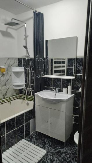 Garsonieră decomandată în Petros