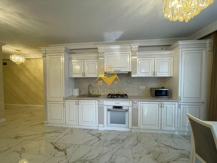 Apartament cu 3 camere semidecomandat, mobilat în Florești