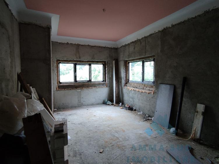 Sinaia / Peles - Vila D + P + M - 10 Camere - 260 mp utili - 700 mp teren - 13