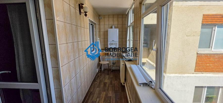 Apartament cu 4 camere decomandat, mobilat în E3