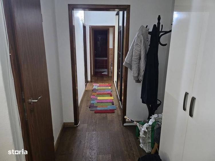 Apartament cu 3 camere decomandat în Steaua