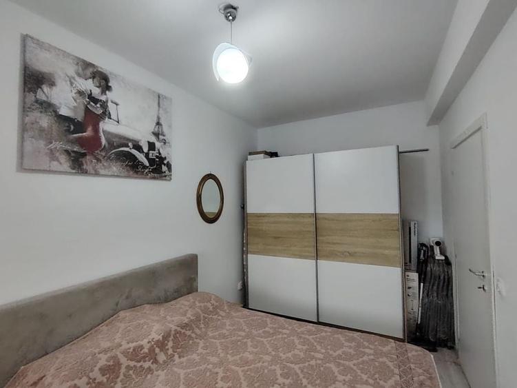 Apartament cu 2 camere semidecomandat în Păcii