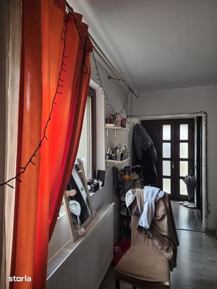 Casă cu 6 camere cu Teren 251 Mp în Central