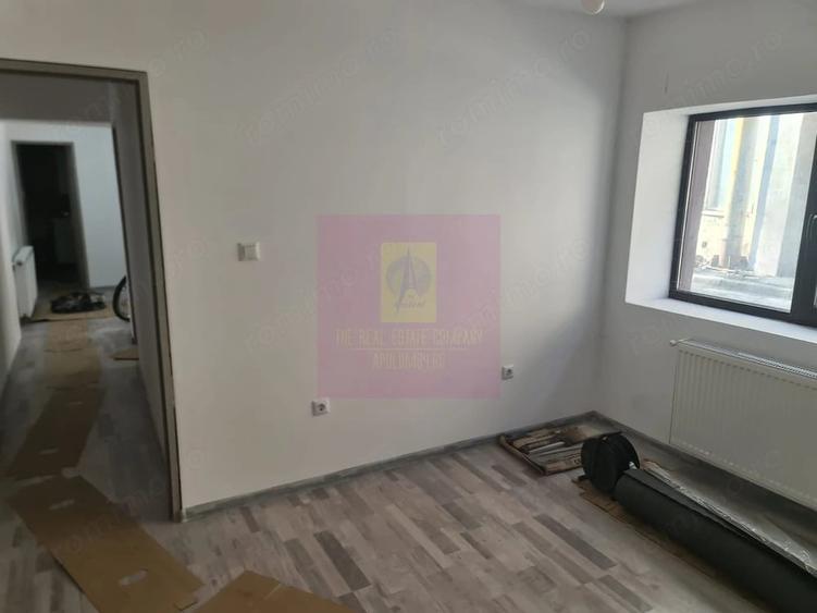Casă cu 2 camere cu Teren 4 Mp în Azuga