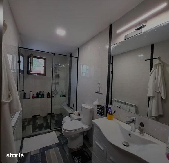 Casă cu 7 camere cu Teren 960 Mp în Câmpineanca