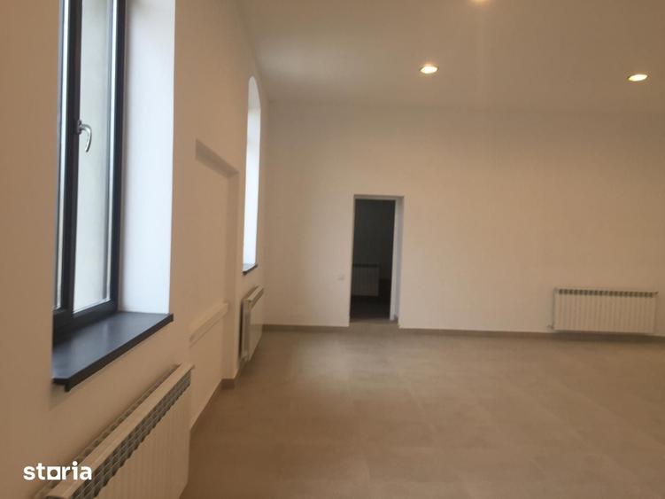 Spațiu comercial, de 304 mp, în Tătărași