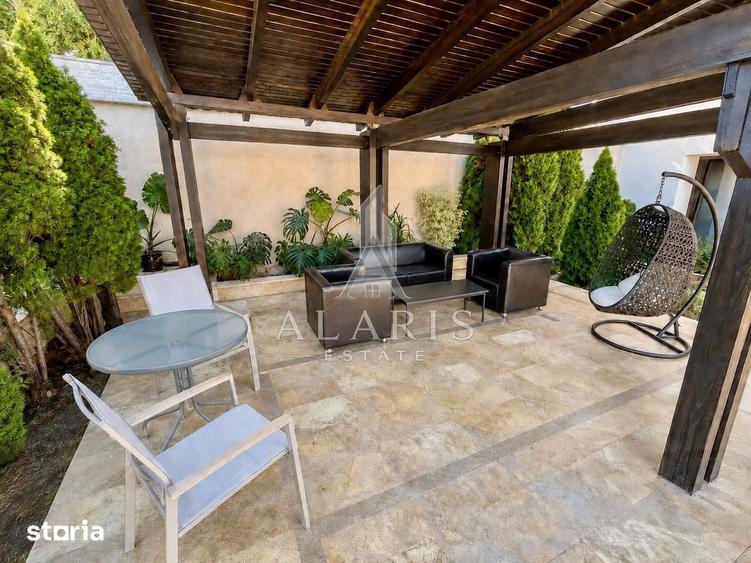 Casă cu 6 camere cu Teren 1063 Mp în Est