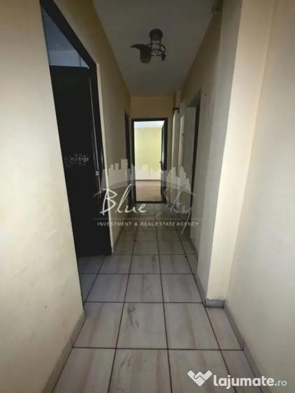 Apartament cu 3 camere semidecomandat în Central