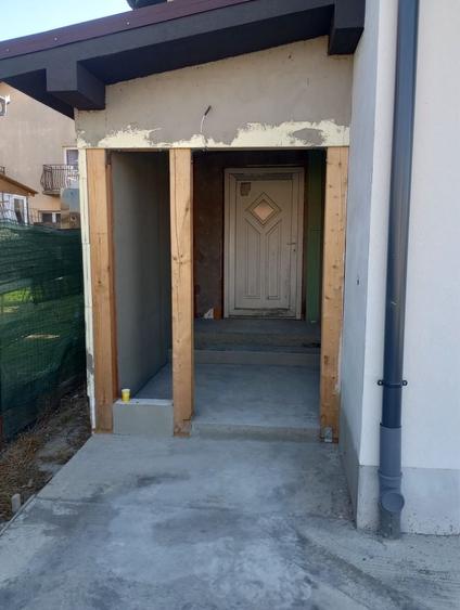 Casă cu 4 camere în Haieu
