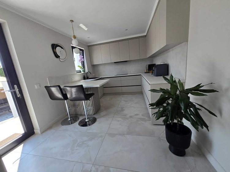 Casă cu 4 camere în Horea