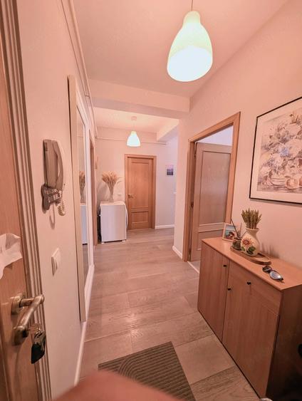 Apartament cu 4 camere decomandat în Central