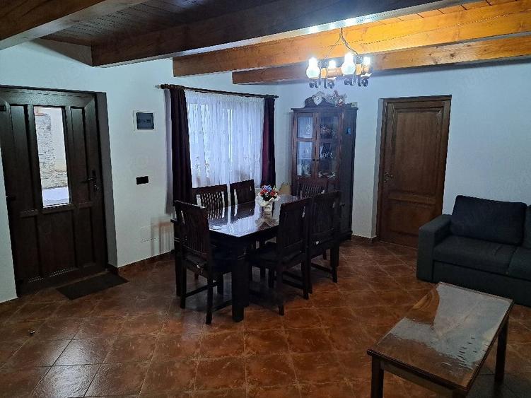 Casă cu Teren 250 Mp în Central
