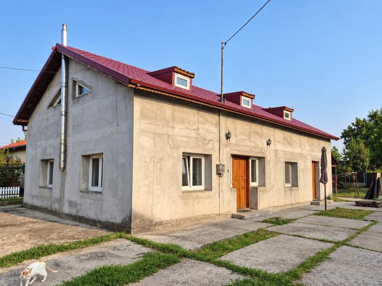 Casă individuală cu 3 camere cu Canalizare în Tunari