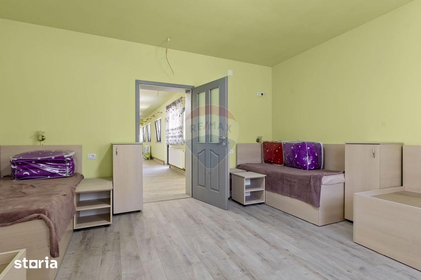 Casă cu 7 camere cu Teren 1363 Mp în Sânnicolau Mic