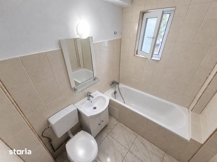 Apartament cu 2 camere semidecomandat în Podu Roș