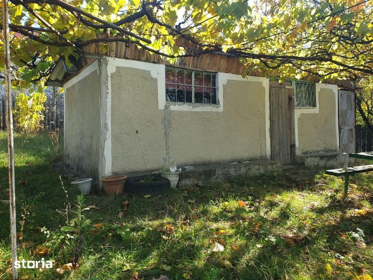 Teren de 2525 mp, în Bârnova