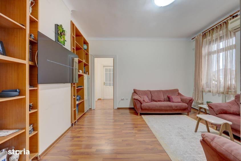 Apartament cu 4 camere în Rahova