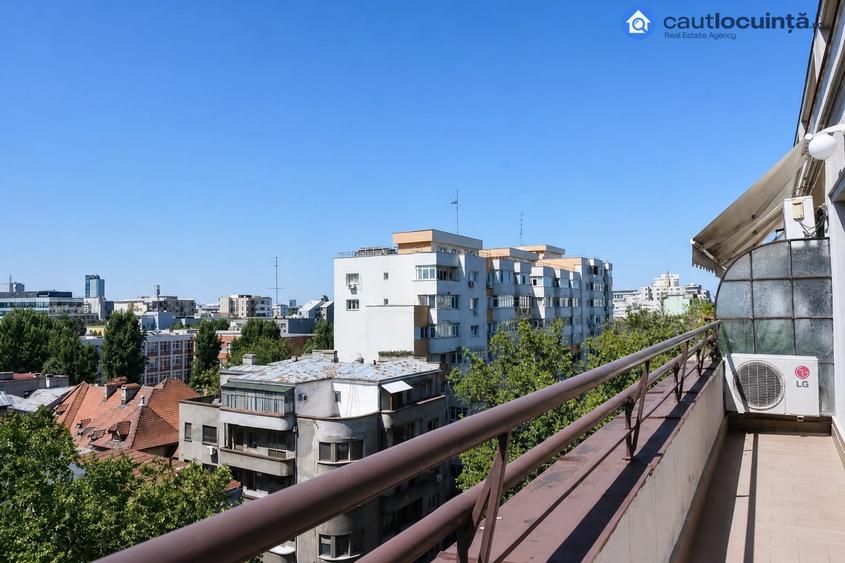 Apartament cu 3 camere în P-ța Romană