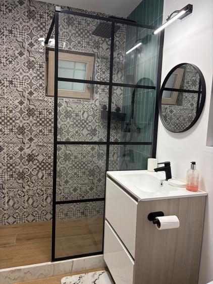 Apartament cu 3 camere semidecomandat în Faleza Nord