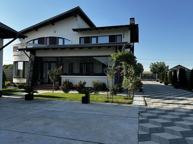 Casă cu 4 camere cu Teren 75000 Mp în Siliștea (Todirești)