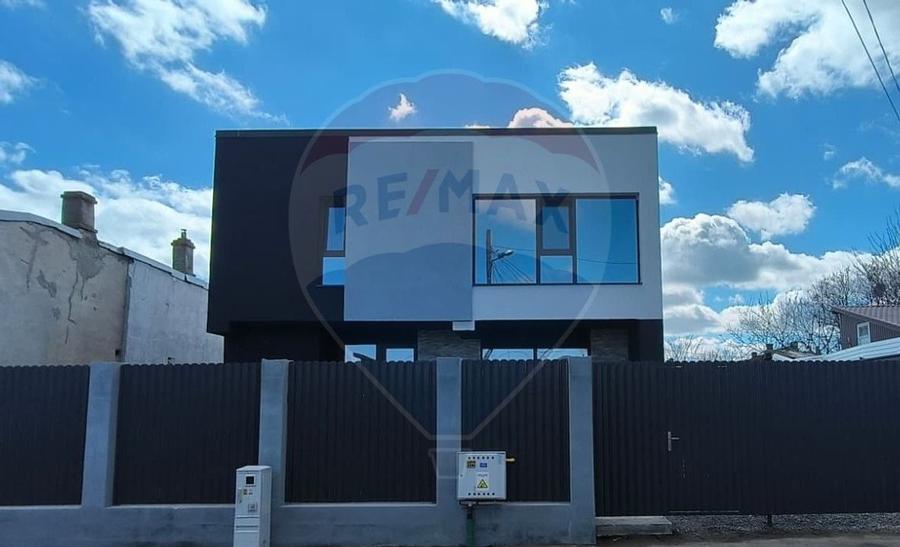 Casă cu 4 camere cu Teren 321 Mp în Port