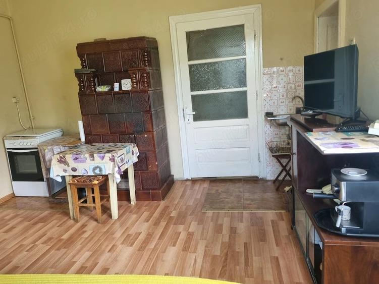 Casă cu 3 camere cu Teren 882 Mp în Central