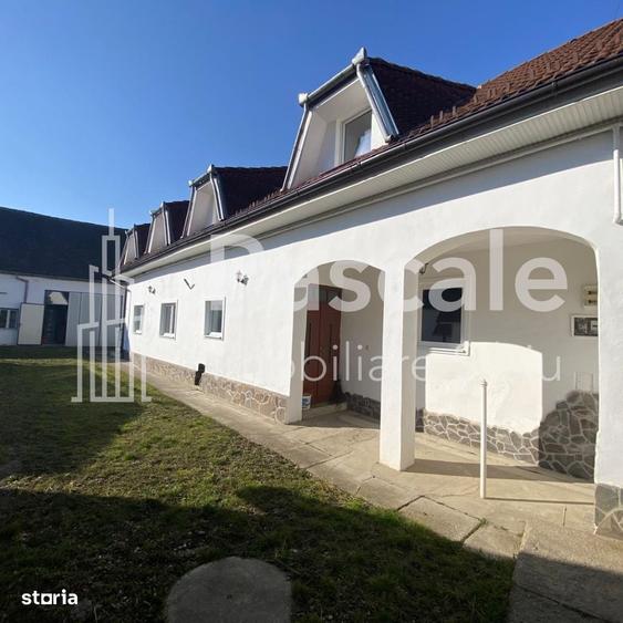 Casă cu 4 camere în Cristian