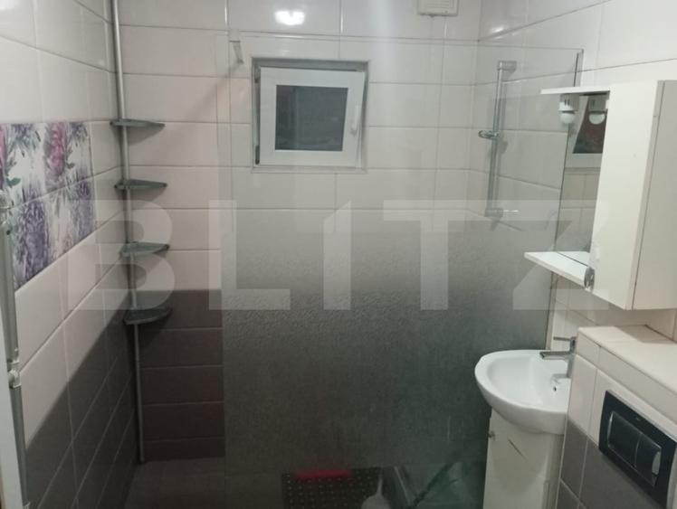 Apartament cu 2 camere semidecomandat, mobilat în Micro 11