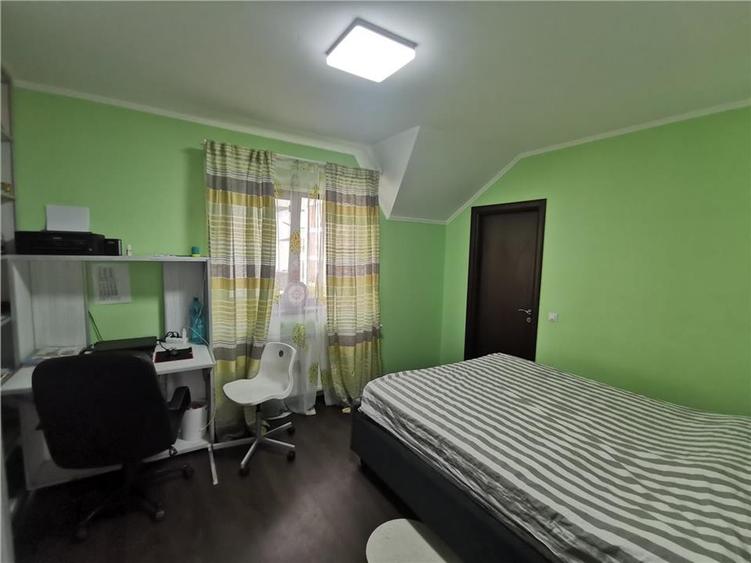 Casă individuală cu 5 camere cu Canalizare în Chiajna