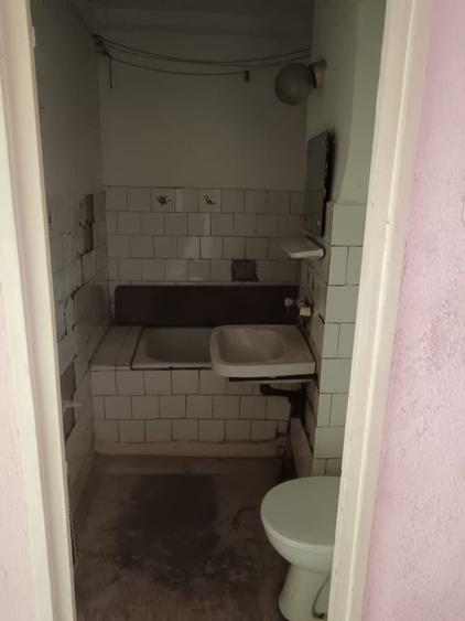 Garsonieră decomandată în Coman