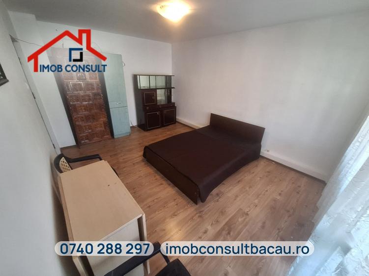 Apartament cu 3 camere decomandat în Ștefan cel Mare
