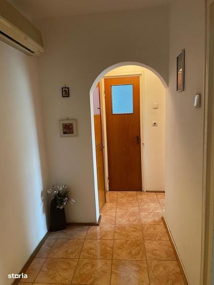 Apartament cu 3 camere decomandat în Doamna Ghica