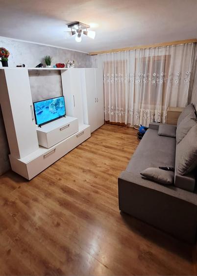 Apartament cu 2 camere semidecomandat în Sud