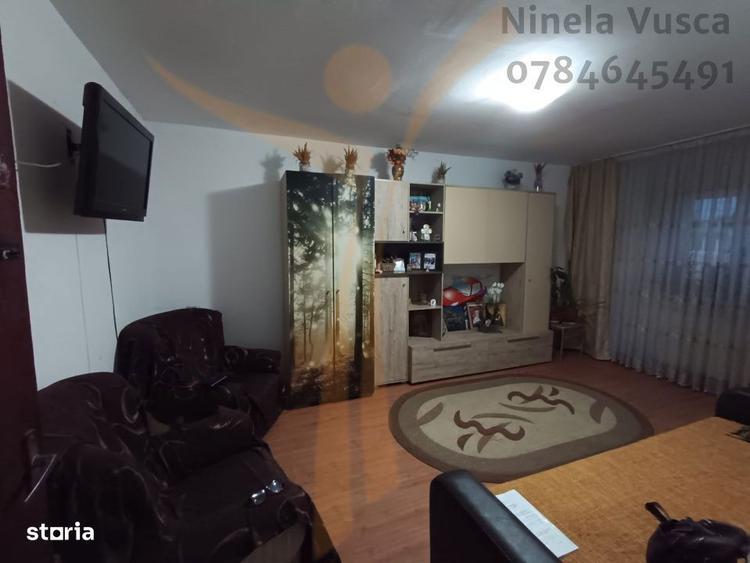 Apartament cu 3 camere decomandat, mobilat în Micro 11