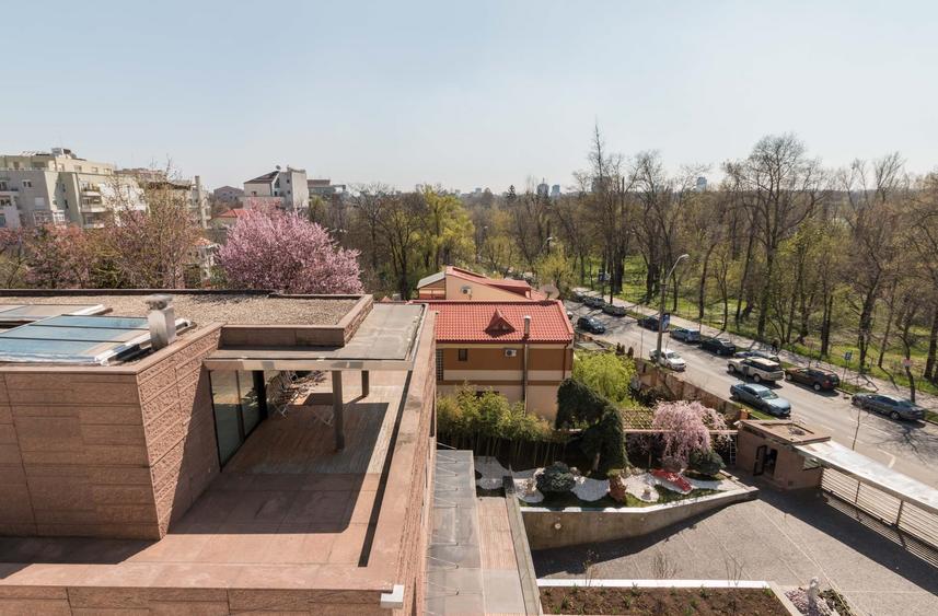 Penthouse cu 6 camere, mobilat în Herăstrău