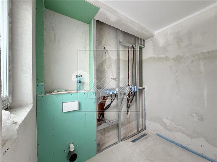 Duplex cu 5 camere cu Canalizare în Șura Mică