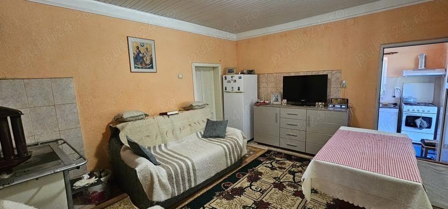 Casă cu 3 camere în Chiochiș