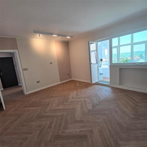 Apartament cu 4 camere decomandat în Copou