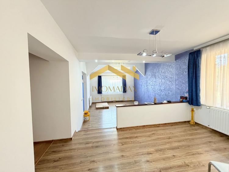 Casă individuală cu 4 camere cu Canalizare în Dumbrăvița