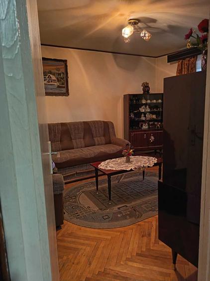 Apartament cu 3 camere decomandat în Ostroveni