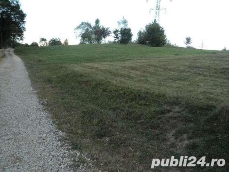 Teren de 7350 mp, în Petros