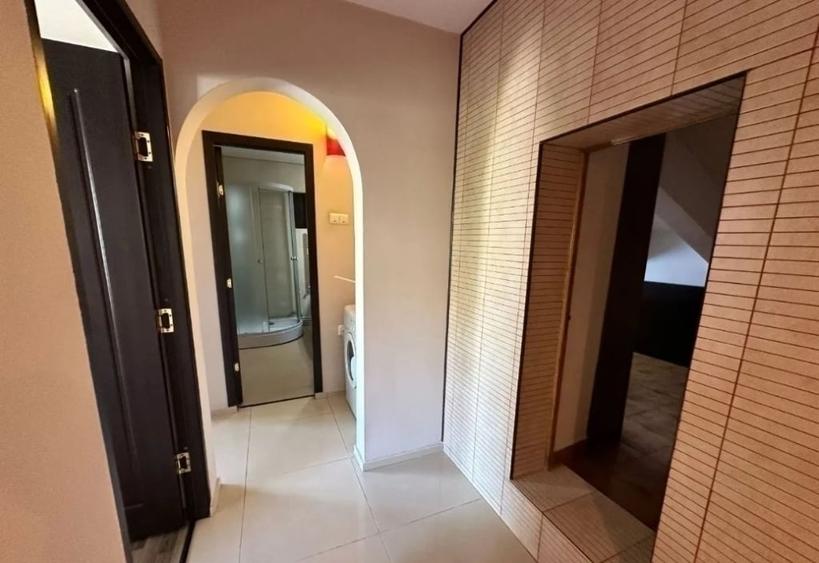 Apartament cu 3 camere decomandat în Nicolina