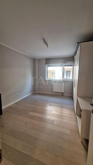 Apartament cu 3 camere decomandat, mobilat în Bună Ziua