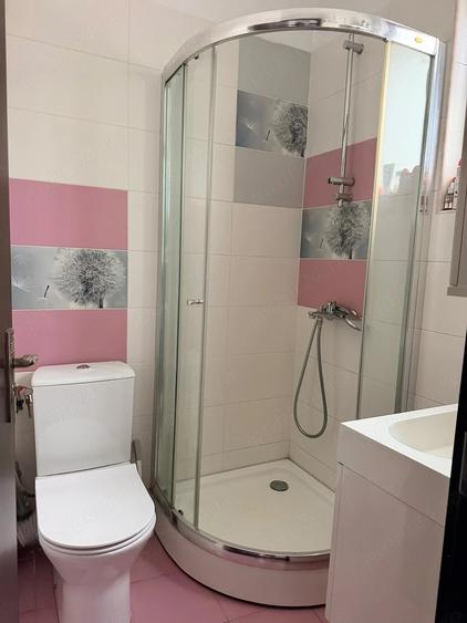 Apartament cu 3 camere decomandat în Dobroești