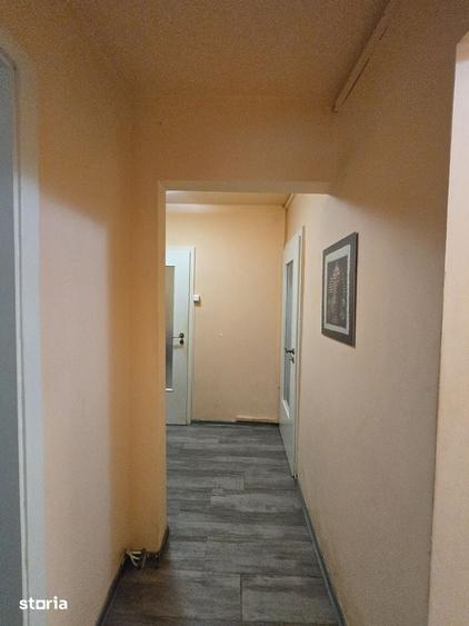 Apartament cu 3 camere decomandat în Aradului