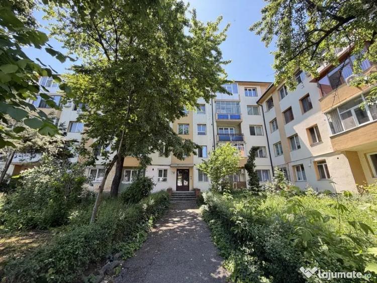 Apartament cu 2 camere semidecomandat în Central